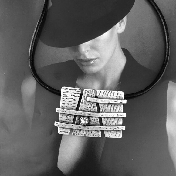 NECKLACE - Picture 1 of 6